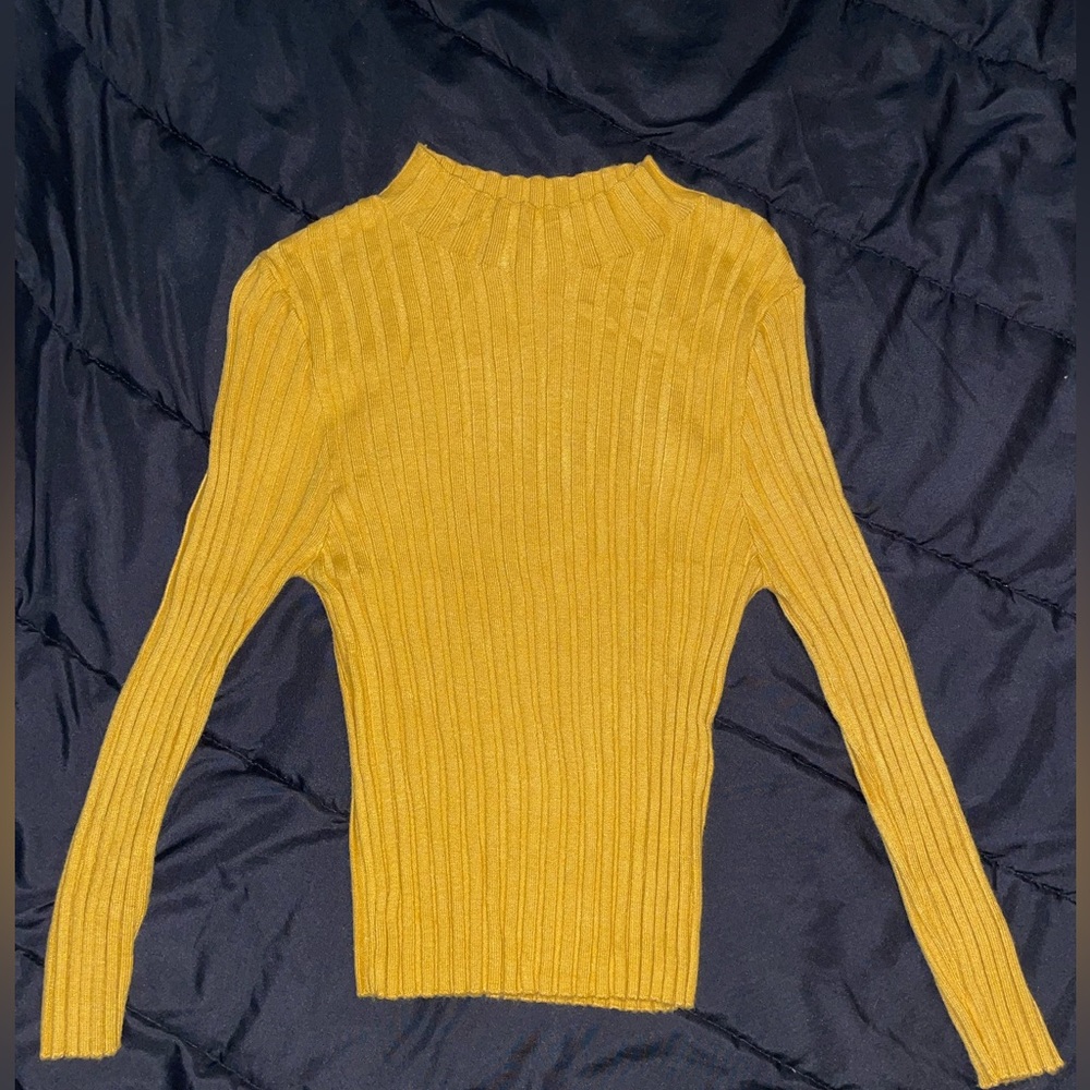 Forever 21 sweater size M